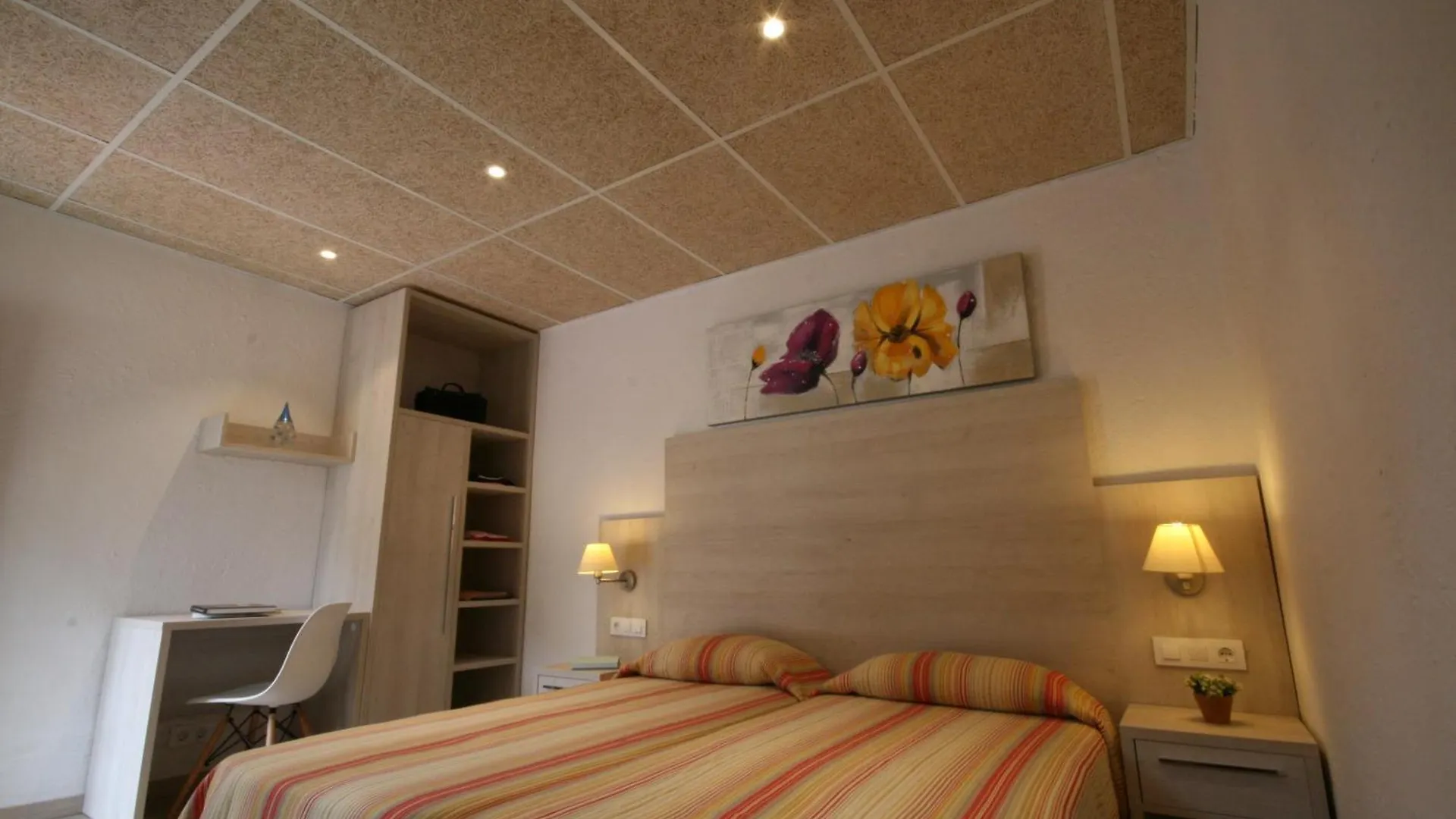 Hotel Ciudad De Vacaciones Cala Montjoi Roses Resort
